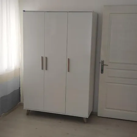 Leva Kas Kadirleryakasi